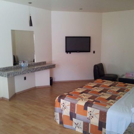 Motel Paraiso Suites Querétaro Buitenkant foto