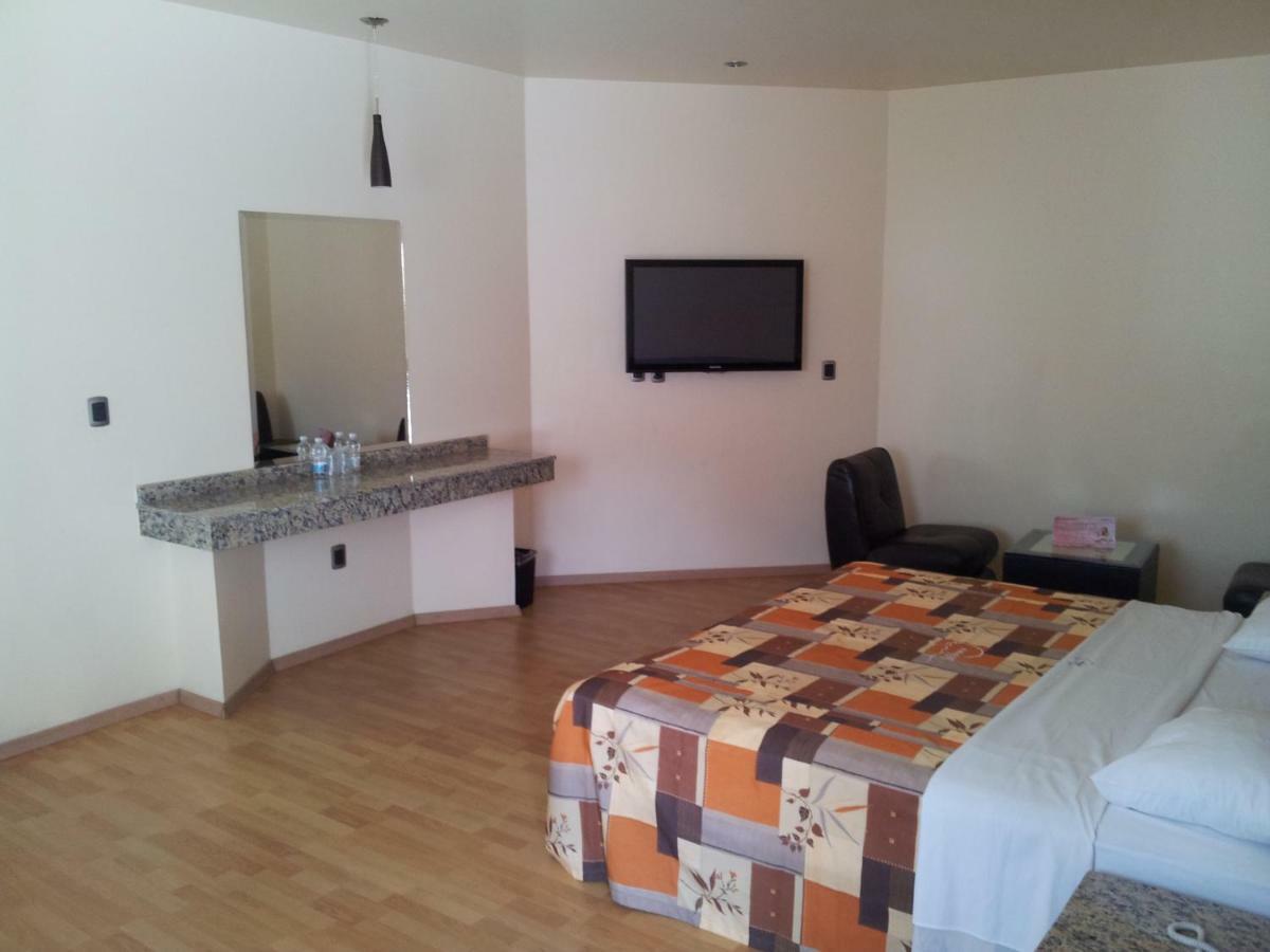 Motel Paraiso Suites Querétaro Buitenkant foto